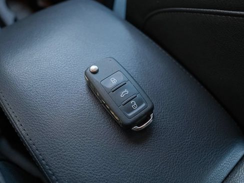 Used 2011 Volkswagen GTI 4-Door FWD image 8