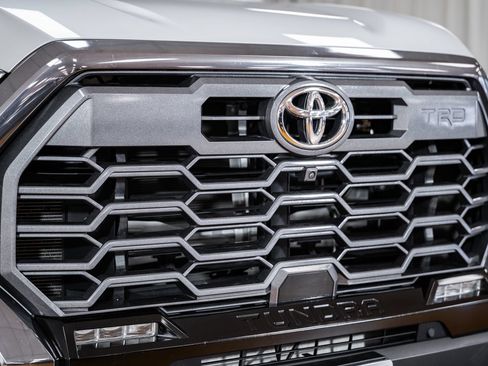 Used 2024 Toyota Tundra Platinum AWD/4WD image 14