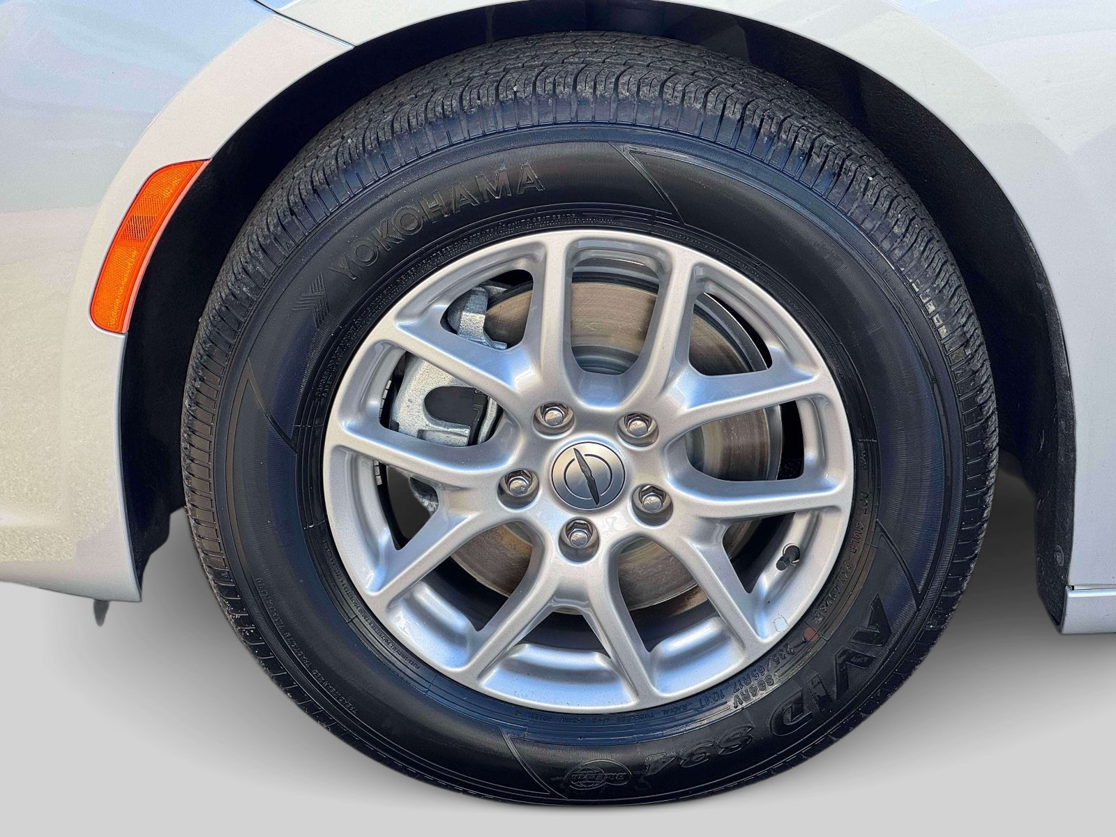 Certified 2024 Chrysler Pacifica Touring-L FWD image 8
