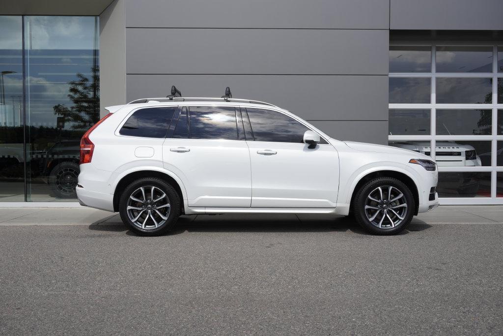 Used 2018 Volvo XC90 T6 Momentum w/ Convenience Package AWD/4WD image 7