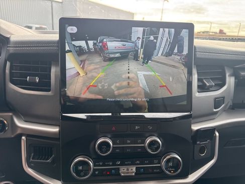 Used 2023 Ford Expedition Max XLT image 11