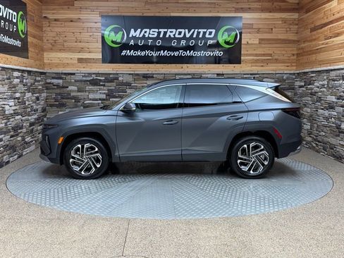 Used 2025 Hyundai Tucson Limited AWD/4WD image 10