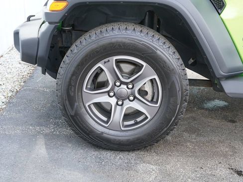 Used 2018 Jeep Wrangler Unlimited Sport AWD/4WD image 6