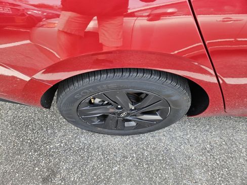 Used 2023 Hyundai Elantra SEL image 9