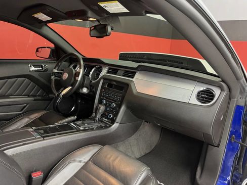 Used 2013 Ford Mustang GT Premium w/ Comfort Pkg image 41