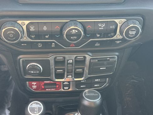 Used 2022 Jeep Gladiator Rubicon w/ LED Lighting Group image 20