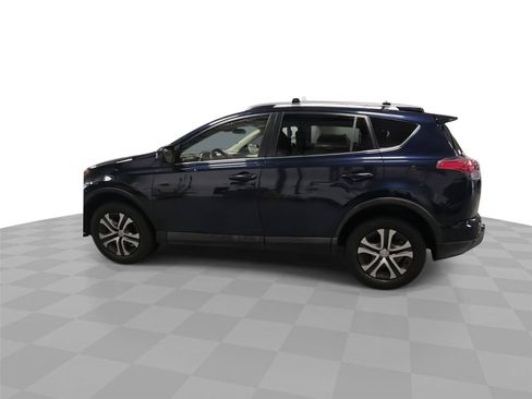 Used 2017 Toyota RAV4 LE AWD/4WD image 6