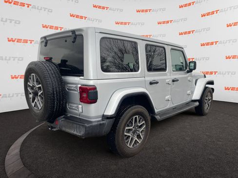Used 2024 Jeep Wrangler Unlimited Sahara AWD/4WD image 5