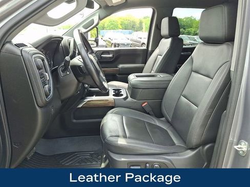 Used 2022 Chevrolet Silverado 1500 RST w/ Convenience Package II AWD/4WD image 2