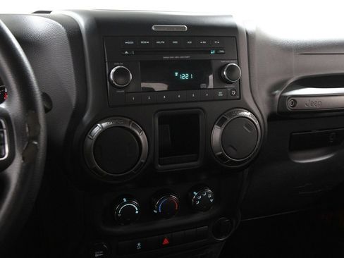 Used 2014 Jeep Wrangler Sport image 9