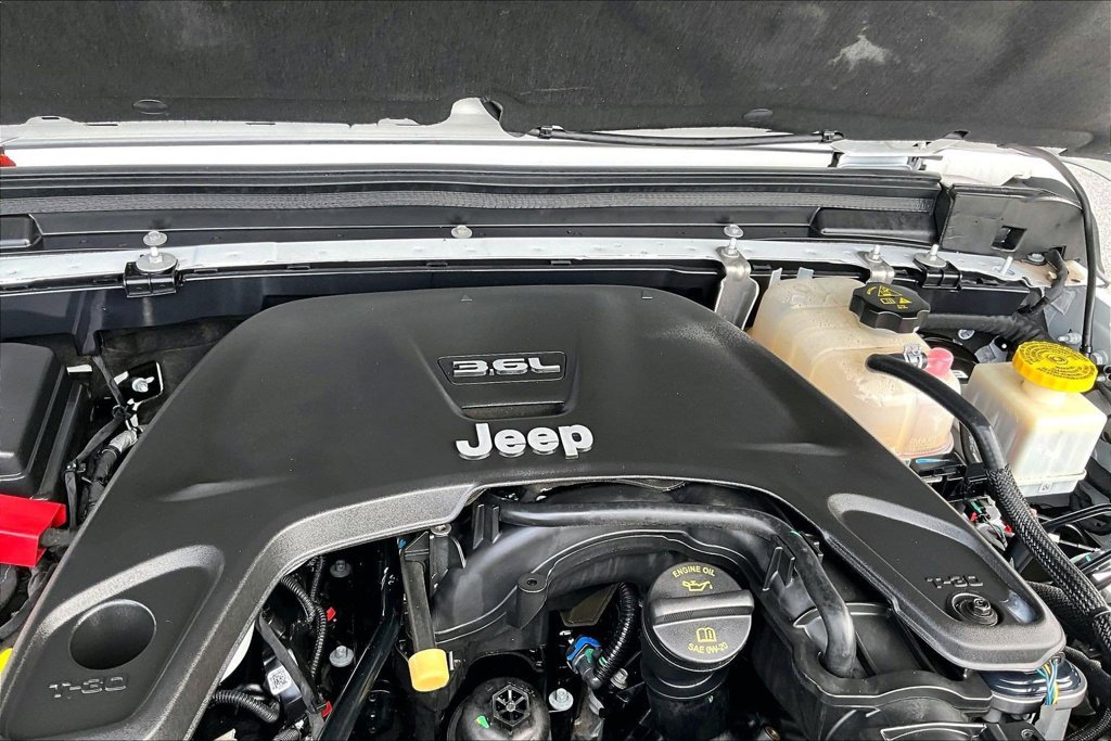 Used 2021 Jeep Gladiator Sport AWD/4WD image 32