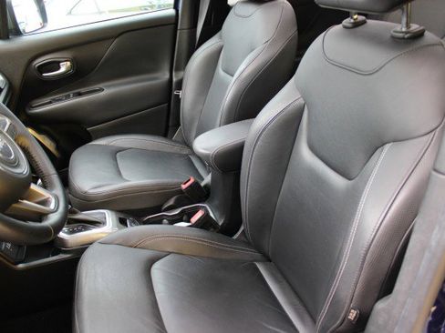 Used 2019 Jeep Renegade Limited w/ UConnect 8.4 Nav Group image 17