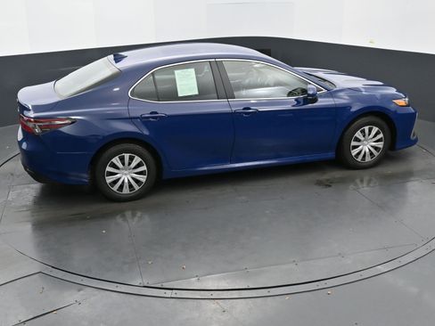 Used 2023 Toyota Camry LE image 32