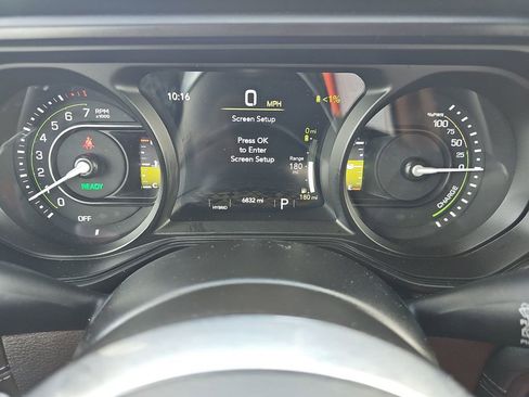 Used 2025 Jeep Wrangler Unlimited Sahara image 10