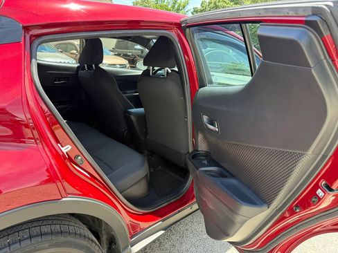 Used 2018 Toyota C-HR XLE FWD image 15
