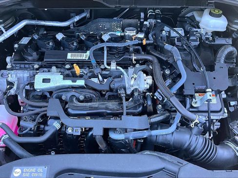 Used 2024 Toyota Corolla Cross SE image 65