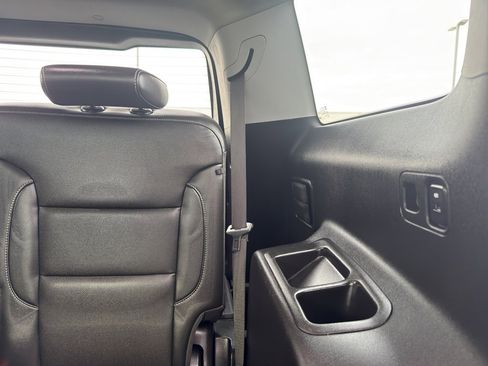 Certified 2022 GMC Acadia SLT w/ Preferred Package image 35