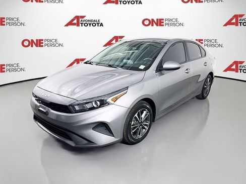 Used 2023 Kia Forte LXS FWD image 3