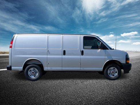 New 2025 GMC Savana 2500 w/ Driver Convenience Package image 30