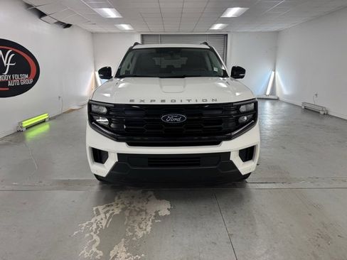 New 2025 Ford Expedition Active image 2