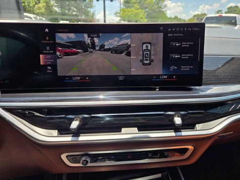 Used 2023 BMW X7 M60i w/ Executive Package AWD/4WD image 25