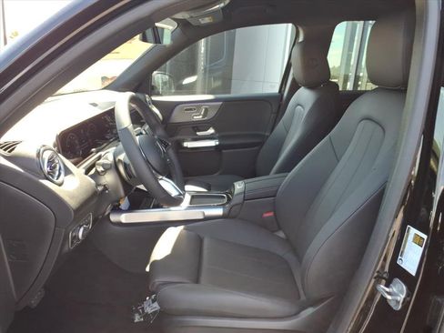 New 2025 Mercedes-Benz GLB 250 4MATIC image 15