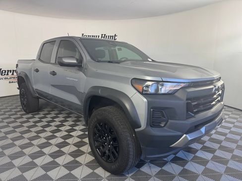 Used 2025 Chevrolet Colorado Trail Boss AWD/4WD image 6