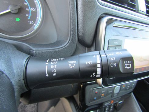 Used 2019 Nissan Leaf SL w/ SL Technology Package image 16