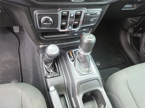 Used 2021 Jeep Wrangler Unlimited Sport image 24