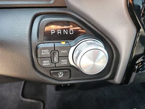 Used 2025 RAM 1500 Laramie AWD/4WD image 15