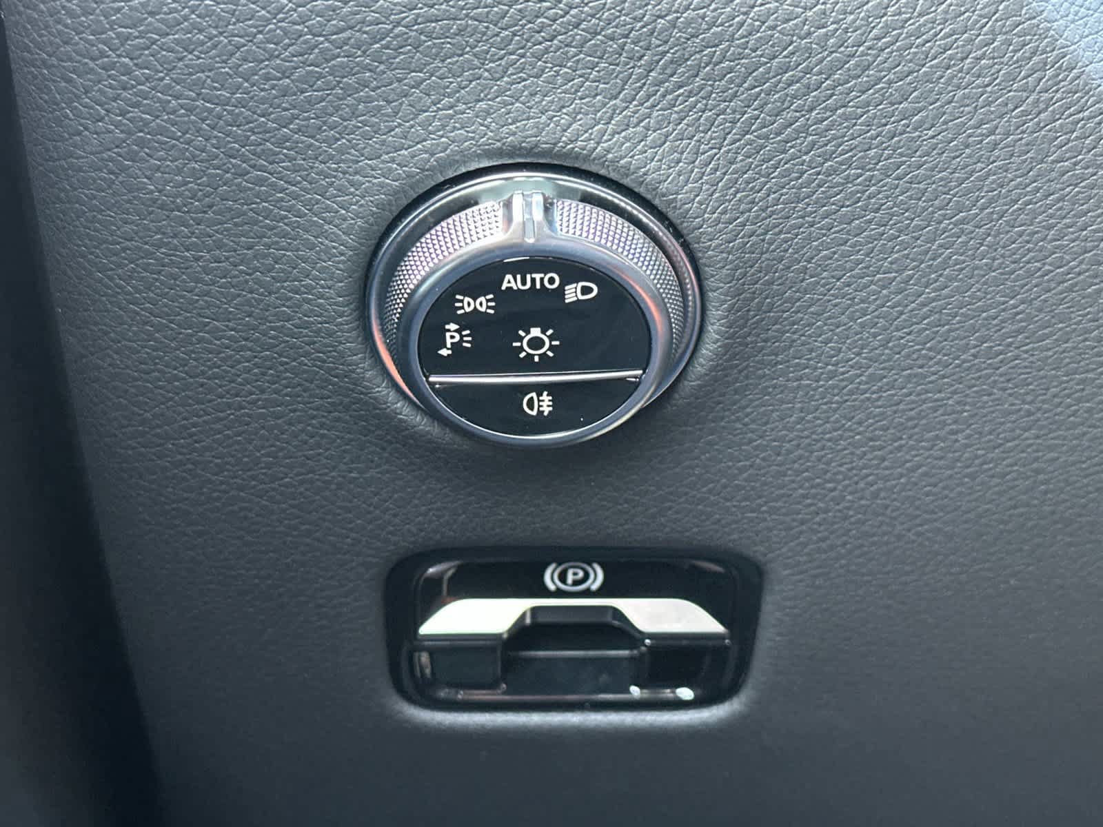 Certified 2026 Mercedes-Benz GLC 300 image 29