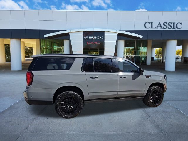 Used 2025 GMC Yukon XL AT4 Ultimate AWD/4WD image 9