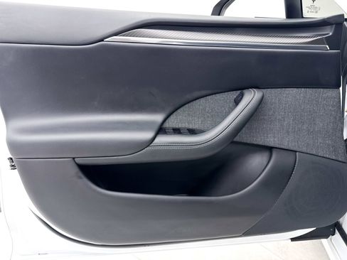 Used 2021 Tesla Model S Plaid image 32