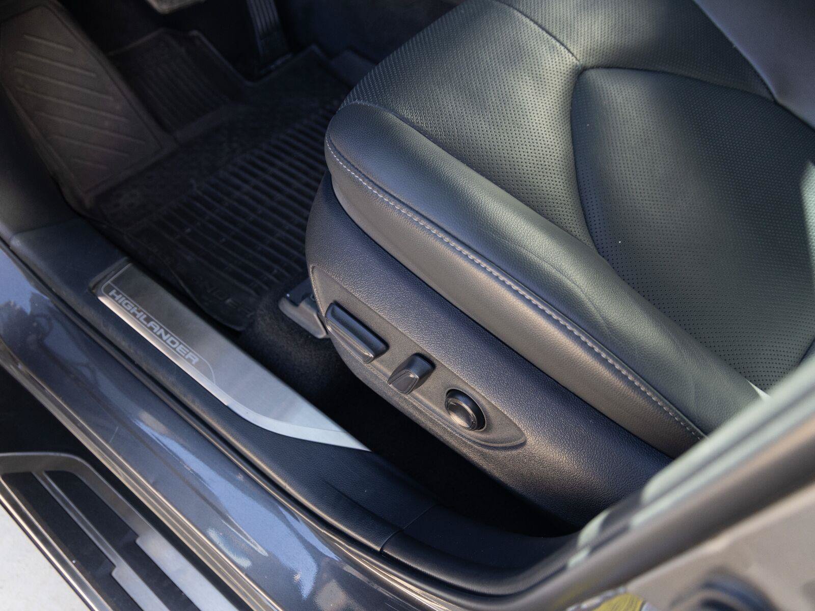 Used 2022 Toyota Highlander Platinum AWD/4WD image 19