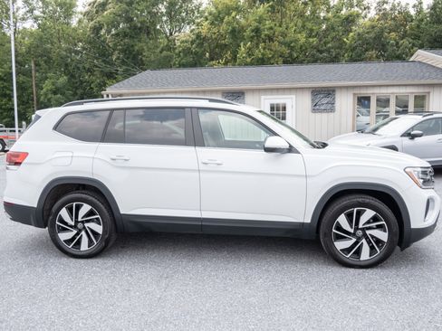 Used 2024 Volkswagen Atlas SE image 11