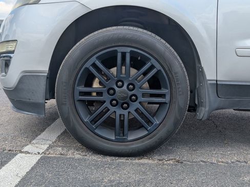 Used 2015 Chevrolet Traverse LT w/ Style and Technology Package image 9