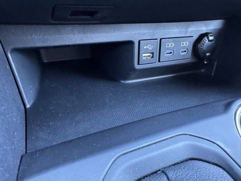 Used 2022 Toyota Highlander XLE image 19