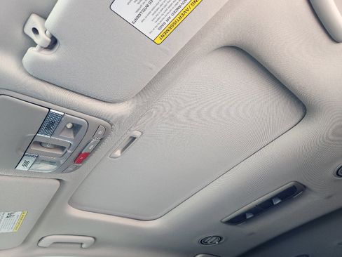 Used 2024 Kia Telluride S w/ S Sunroof Package image 24