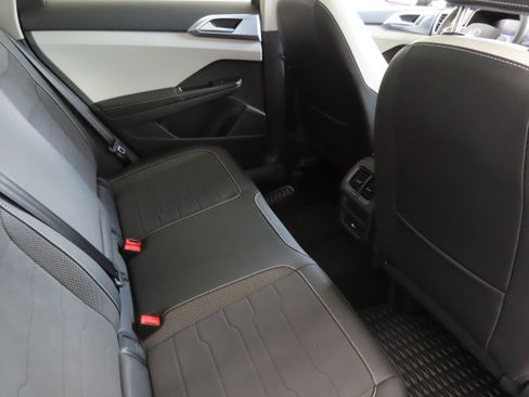 New 2025 Volkswagen Taos SE image 25