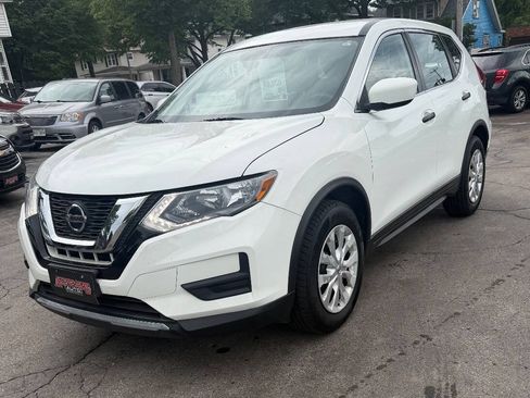 Used 2018 Nissan Rogue S FWD image 2
