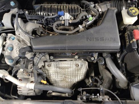 Used 2018 Nissan Rogue S FWD image 30