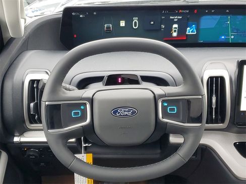 New 2026 Ford Expedition Active image 28