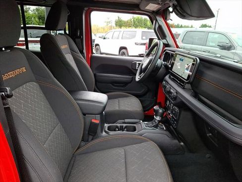 Certified 2026 Jeep Gladiator Mojave AWD/4WD image 12