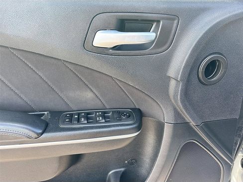 Used 2019 Dodge Charger SXT image 19