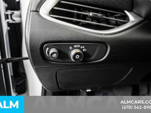 Used 2024 Chevrolet Malibu LT image 31