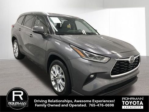 Used 2023 Toyota Highlander Limited image 9