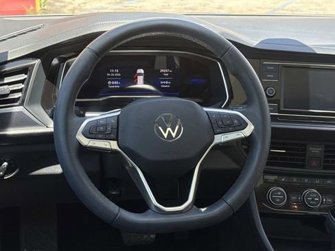 Used 2023 Volkswagen Jetta SE FWD image 7