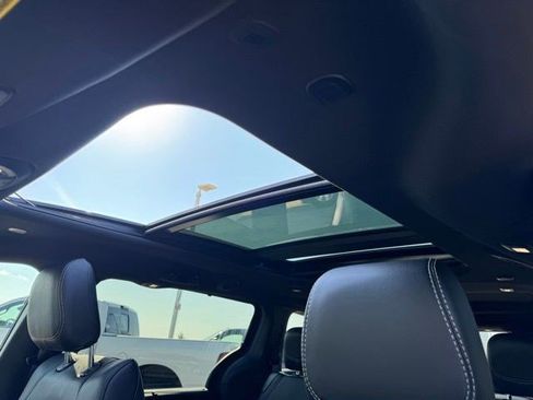 New 2026 Chrysler Pacifica Select FWD image 28