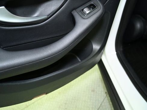 Used 2018 Mercedes-Benz GLC 300 4MATIC image 59