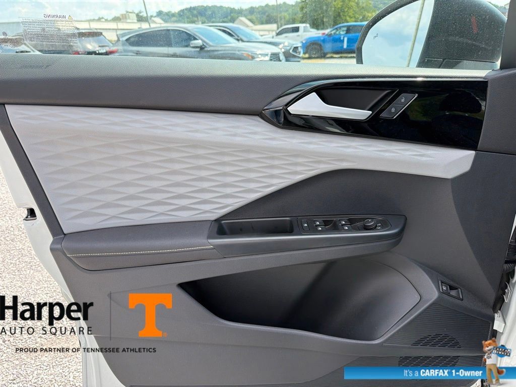 Used 2024 Volkswagen Taos S FWD image 18